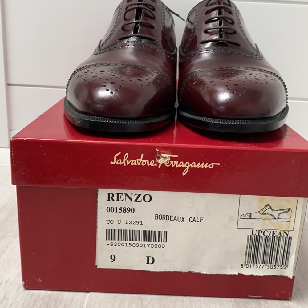 Salvatore Ferragamo Renzo  Leather Wingtip Oxford - Picture 10 of 10